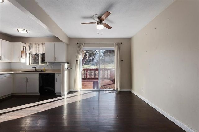 16525 E 35th St Court S, Independence, MO 64055