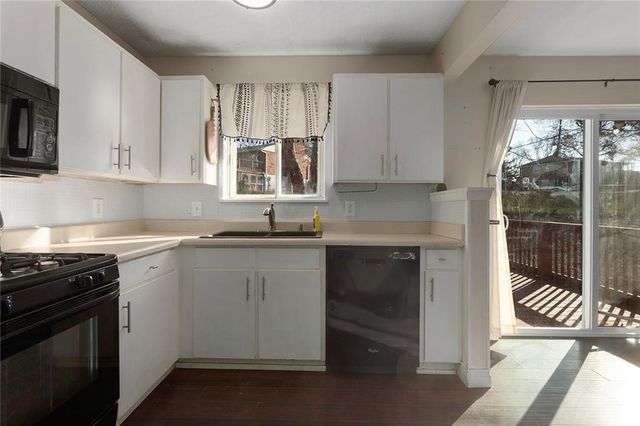 16525 E 35th St Court S, Independence, MO 64055