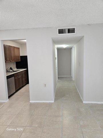 1141 LAKE VICTORIA Drive H, West Palm Beach, FL 33411