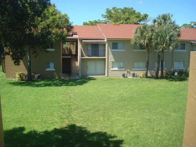 1141 LAKE VICTORIA Drive H, West Palm Beach, FL 33411
