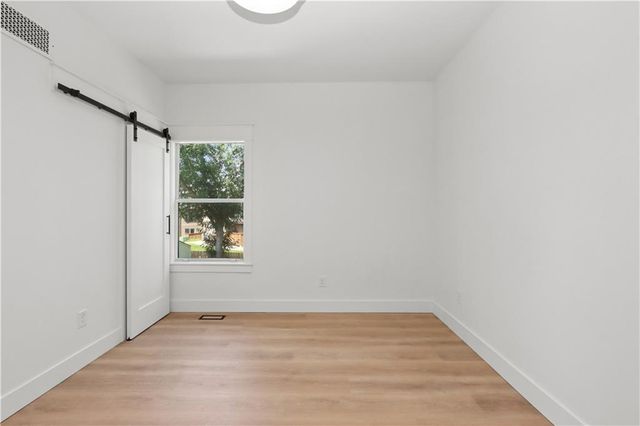 8710 Lamar Avenue, Overland Park, KS 66207