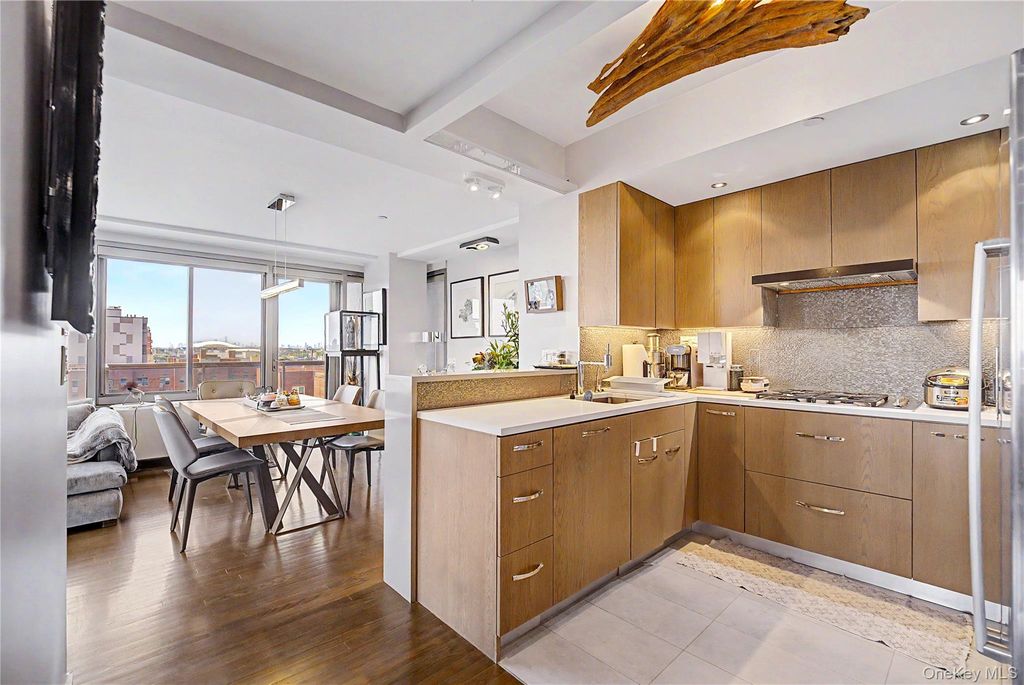 136-19 Franklin Avenue 7A, Flushing, NY 11355 — photo 4
