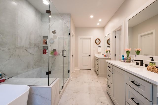 19016 Waterview Meadow Lane, Roland, AR 72135