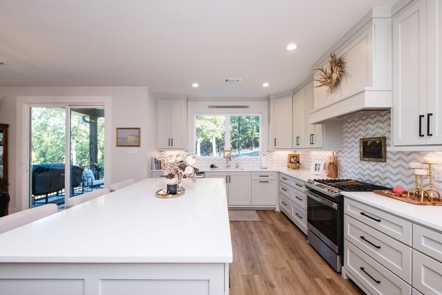 19016 Waterview Meadow Lane, Roland, AR 72135