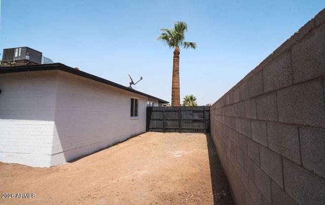 5712 N 68TH Drive, Glendale, AZ 85303