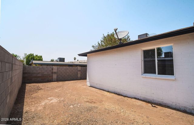 5712 N 68TH Drive, Glendale, AZ 85303