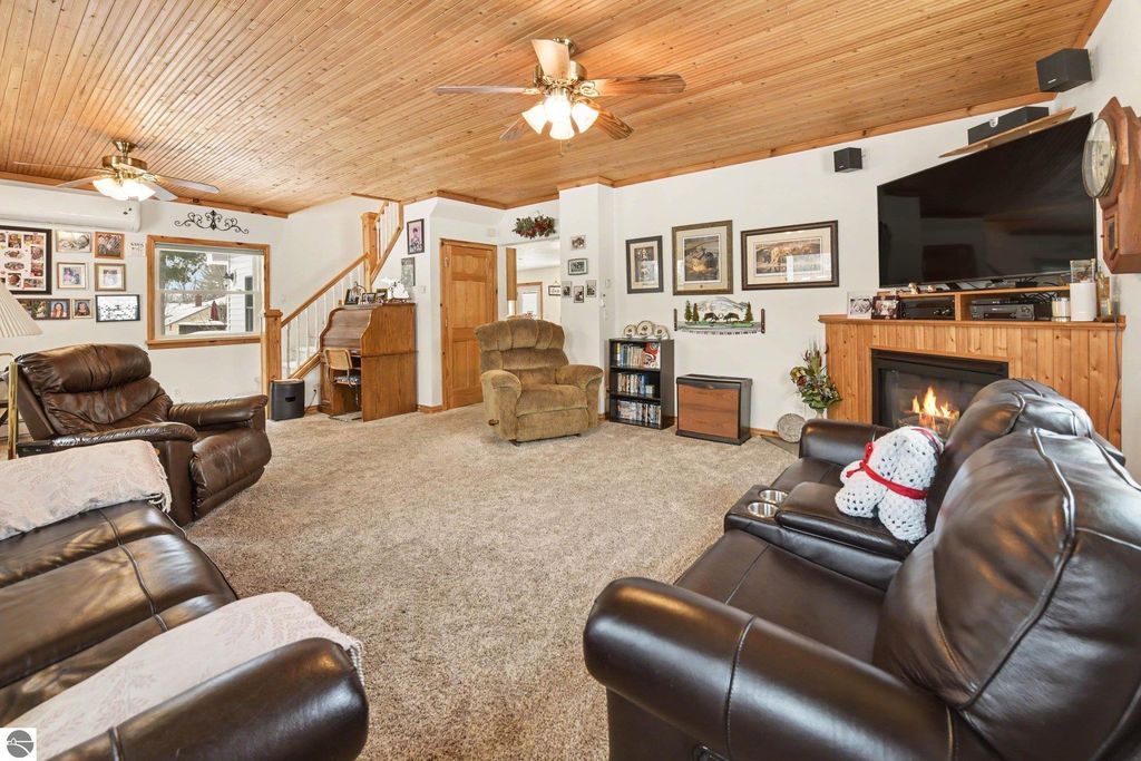 Image 13 of property listing at 111 W Forest Home Avenue, Bellaire, MI 49615