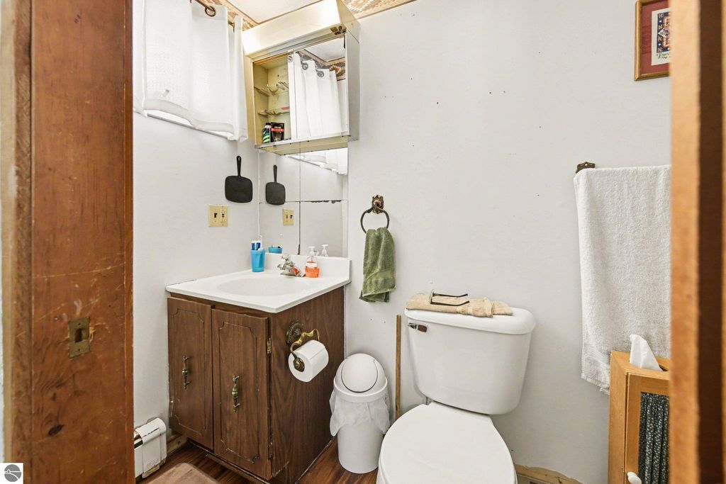 Image 17 of property listing at 111 W Forest Home Avenue, Bellaire, MI 49615