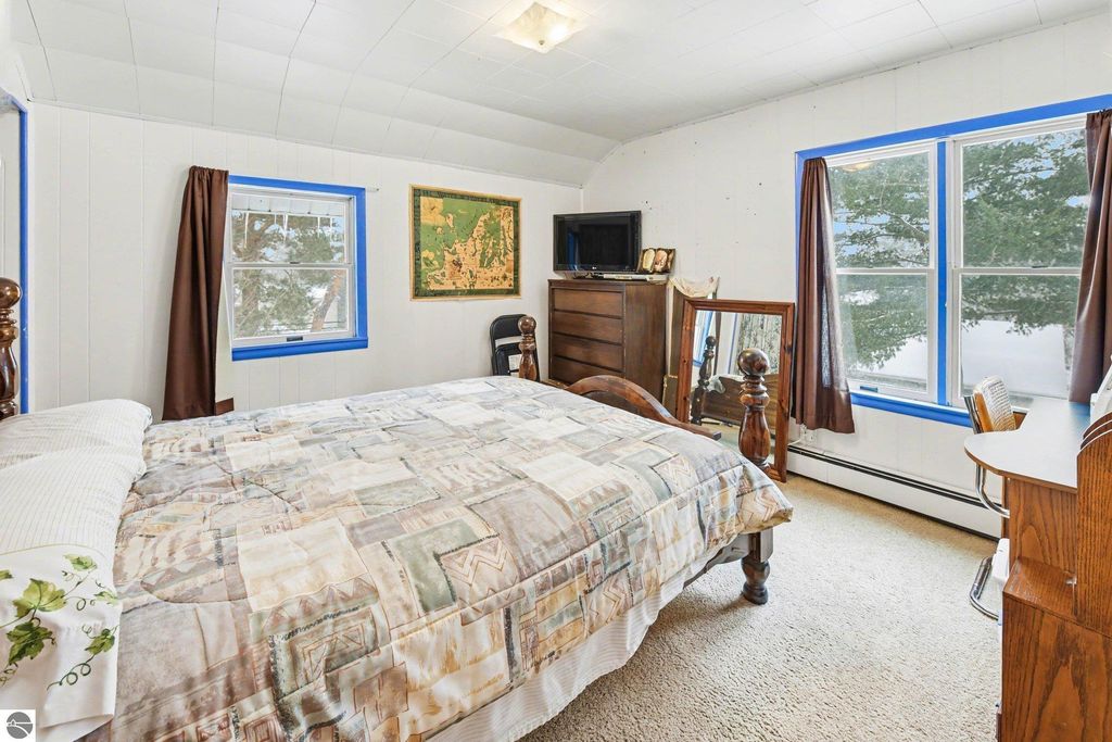 Image 21 of property listing at 111 W Forest Home Avenue, Bellaire, MI 49615