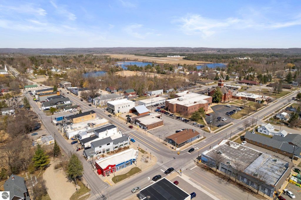 Image 7 of property listing at 111 W Forest Home Avenue, Bellaire, MI 49615