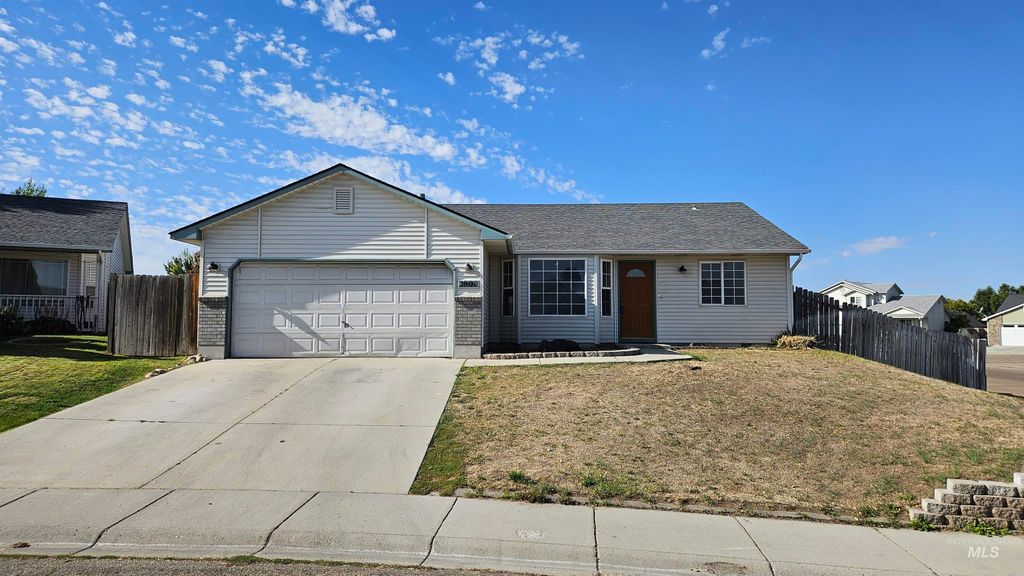 2801 Swan Ave, Nampa, ID 83687