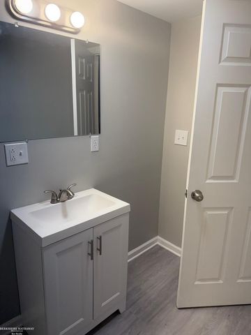 26653 Hill Avenue, Warren, MI 48091