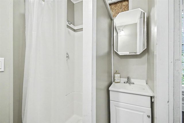 327 Henry Avenue, Grand Rapids, MI 49503