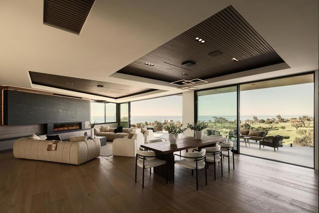 6627 Muirlands Dr, La Jolla, CA 92037