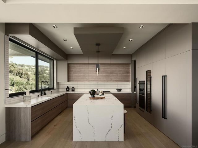 6627 Muirlands Dr, La Jolla, CA 92037