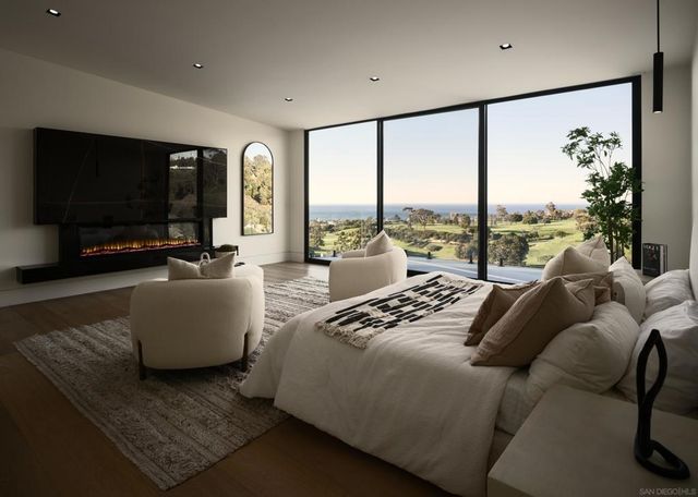 6627 Muirlands Dr, La Jolla, CA 92037