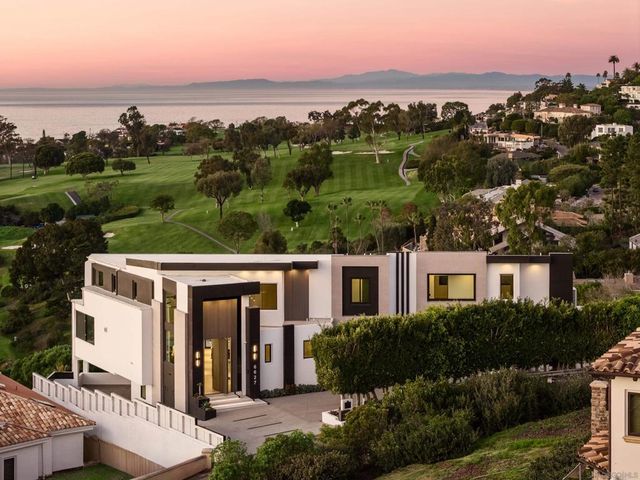 6627 Muirlands Dr, La Jolla, CA 92037