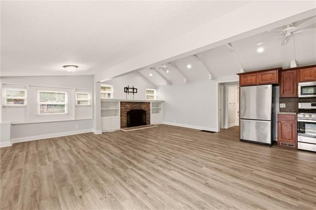 65 Dockside Drive, Lake Tapawingo, MO 64015