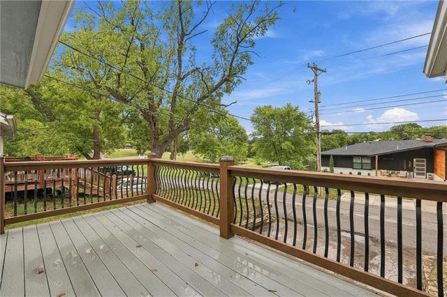 65 Dockside Drive, Lake Tapawingo, MO 64015