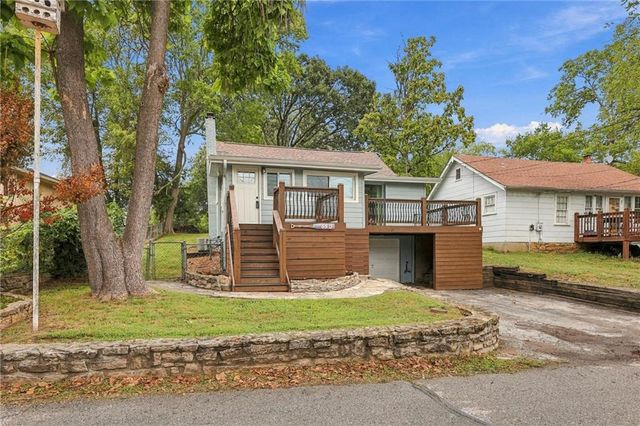 65 Dockside Drive, Lake Tapawingo, MO 64015