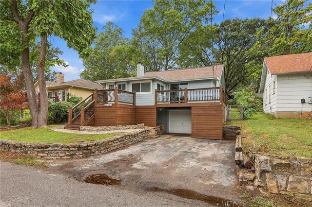 65 Dockside Drive, Lake Tapawingo, MO 64015