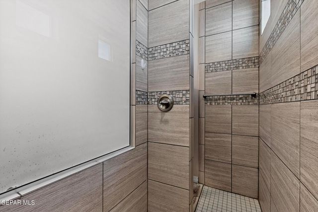 2178 Enchanted Crest Dr, El Paso, TX 79911