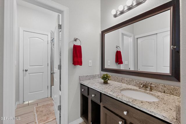 2178 Enchanted Crest Dr, El Paso, TX 79911