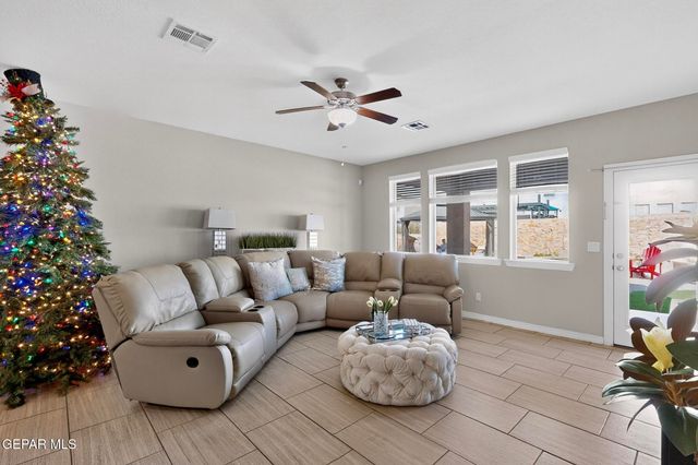 2178 Enchanted Crest Dr, El Paso, TX 79911