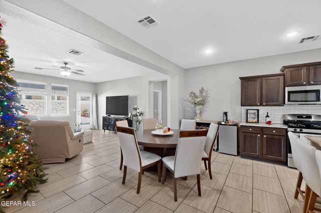 2178 Enchanted Crest Dr, El Paso, TX 79911