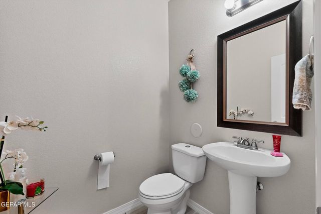 2178 Enchanted Crest Dr, El Paso, TX 79911