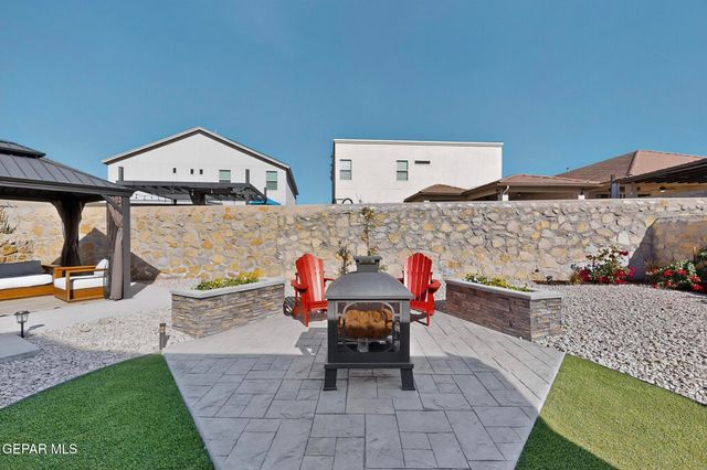 2178 Enchanted Crest Dr, El Paso, TX 79911