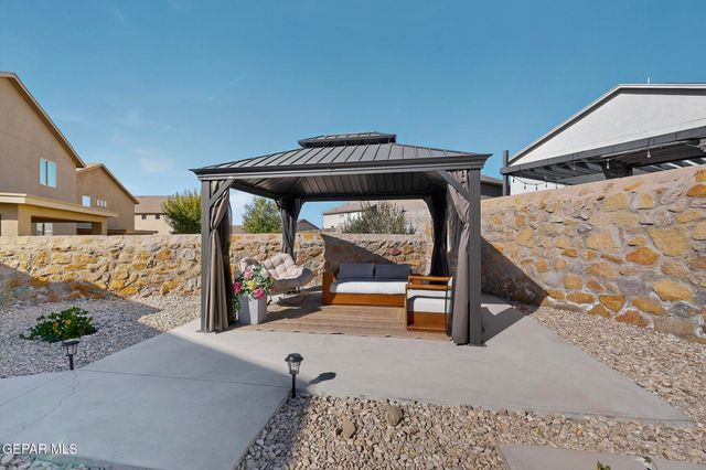 2178 Enchanted Crest Dr, El Paso, TX 79911