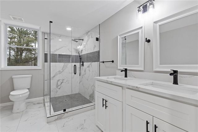 2224 Hudson Drive SW, Lilburn, GA 30047