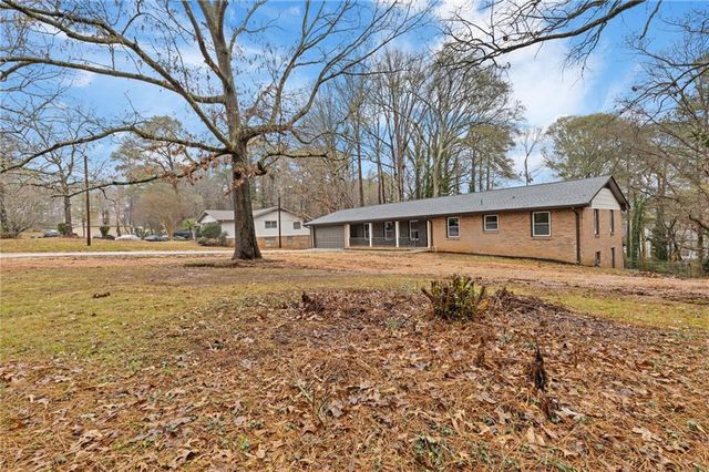 2224 Hudson Drive SW, Lilburn, GA 30047