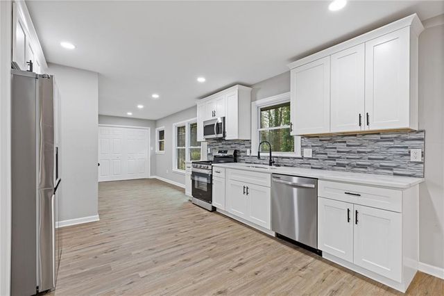 2224 Hudson Drive SW, Lilburn, GA 30047