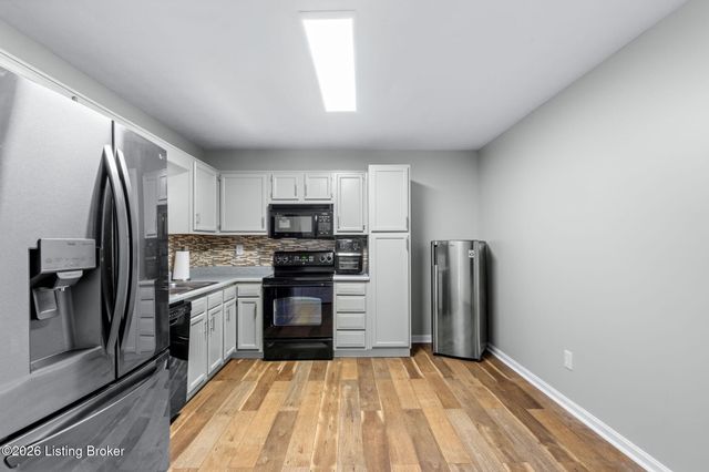 510 Jennymac Dr, Louisville, KY 40229