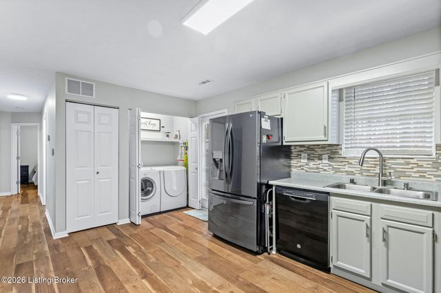 510 Jennymac Dr, Louisville, KY 40229