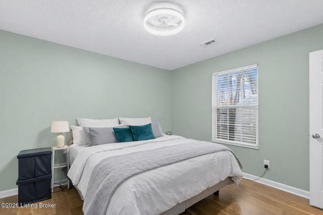 510 Jennymac Dr, Louisville, KY 40229