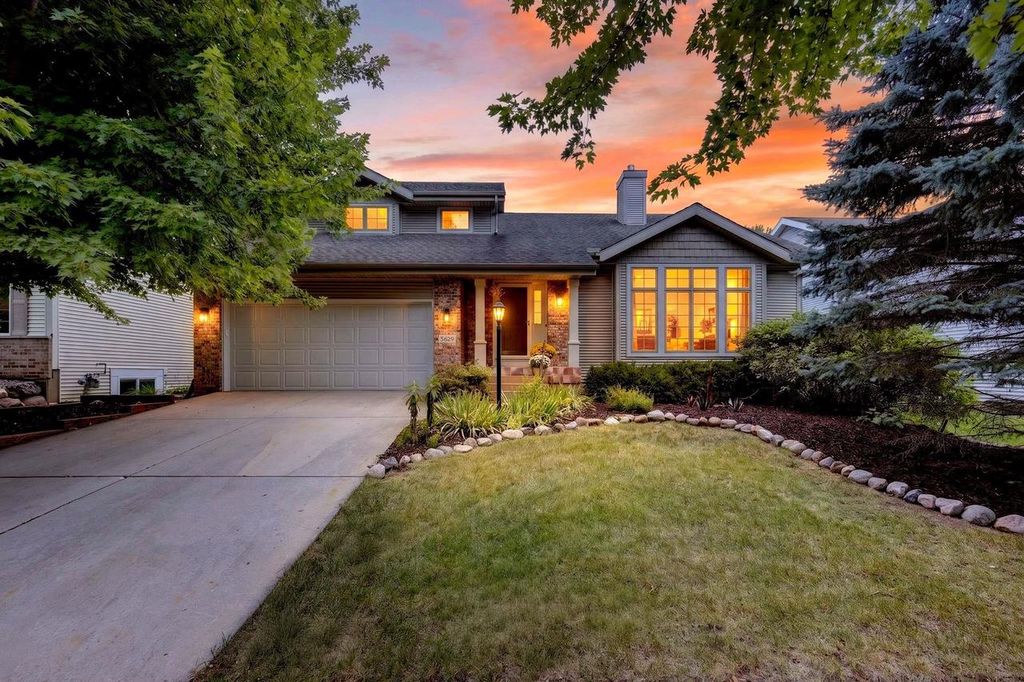 5629 Kinsale Drive, Fitchburg, WI 53711