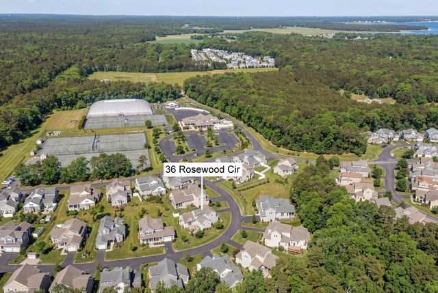 36 Rosewood Circle, Mashpee, MA 02649