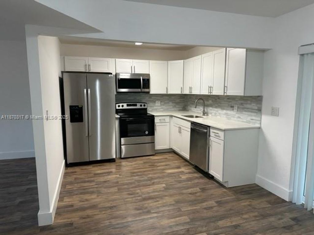 5954 NW 25th Ct 217, Sunrise, FL 33313