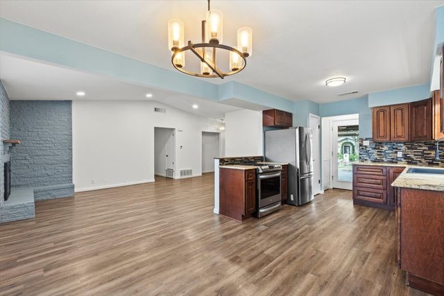 615 Bocowood Circle, Euless, TX 76039