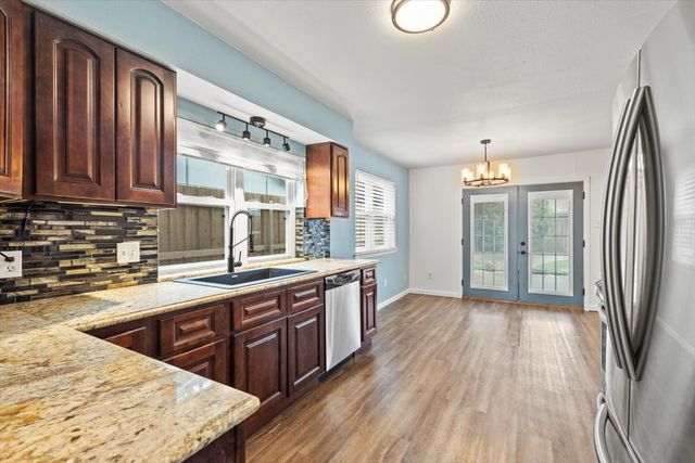 615 Bocowood Circle, Euless, TX 76039