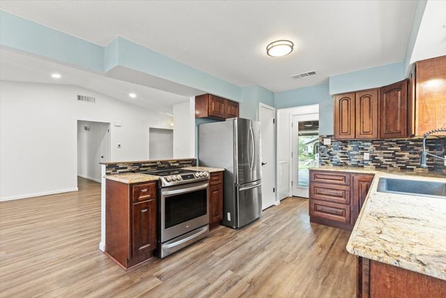 615 Bocowood Circle, Euless, TX 76039