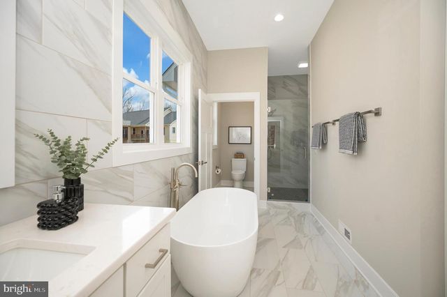 2 OLD HOUSE, Bumpass, VA 23024