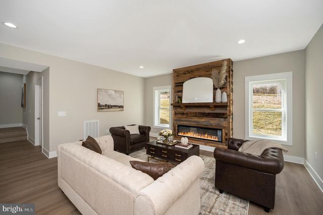 2 OLD HOUSE, Bumpass, VA 23024