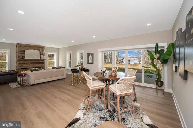 2 OLD HOUSE, Bumpass, VA 23024