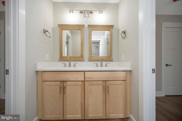 2 OLD HOUSE, Bumpass, VA 23024