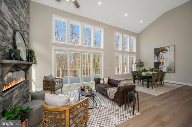 2 OLD HOUSE, Bumpass, VA 23024