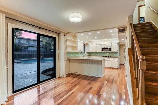 11210 Deadoak LN, Austin, TX 78759